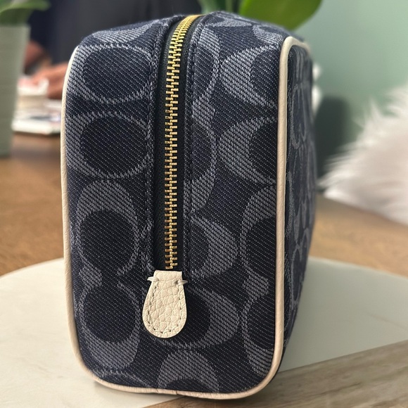 NWT! NEW! Coach Dempsy Large Cosmetic Bag Pouch Denim Jacquard Cream Logo Women - Picture 3 of 8